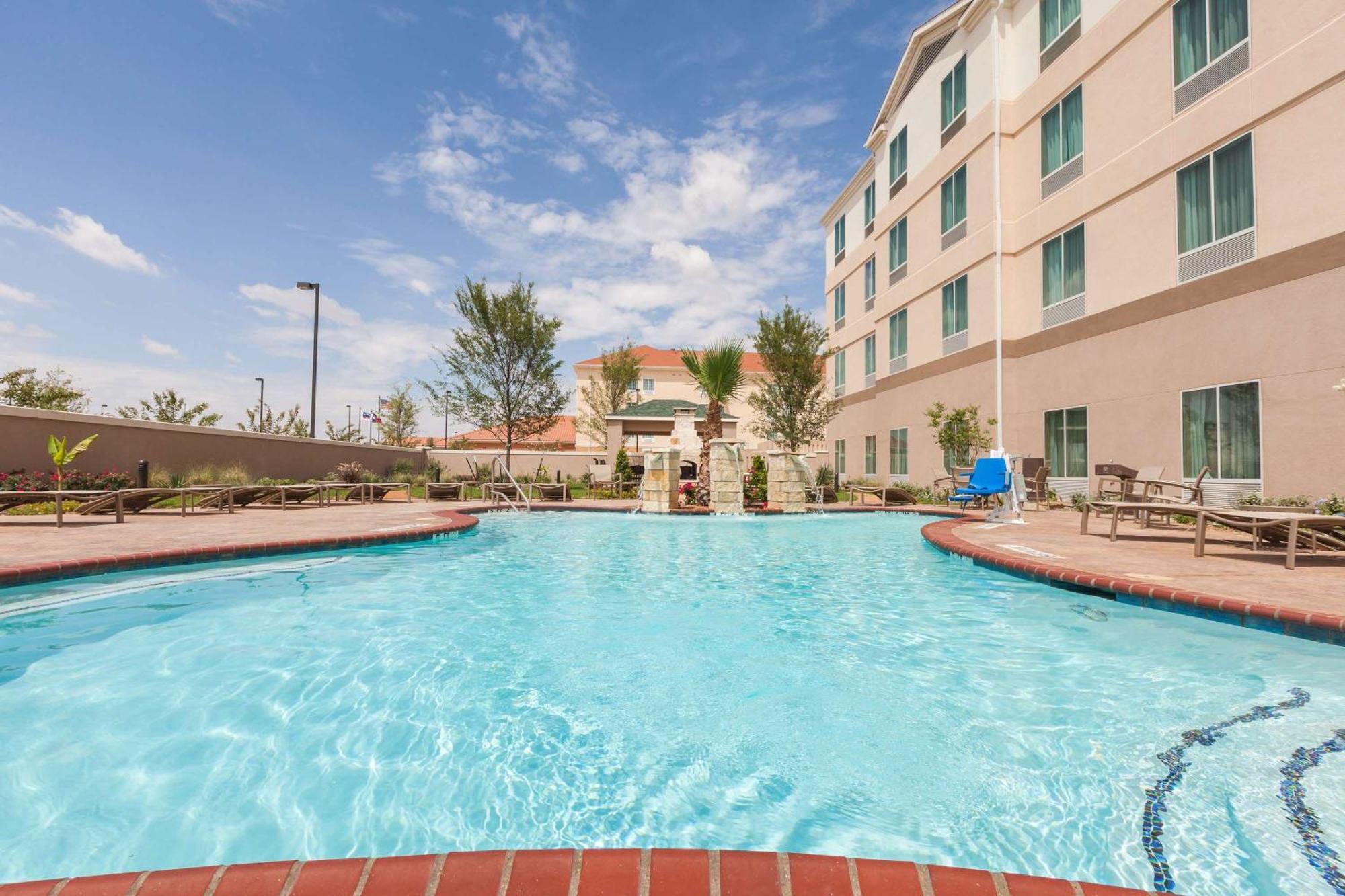 Hilton Garden Inn Midland Dış mekan fotoğraf